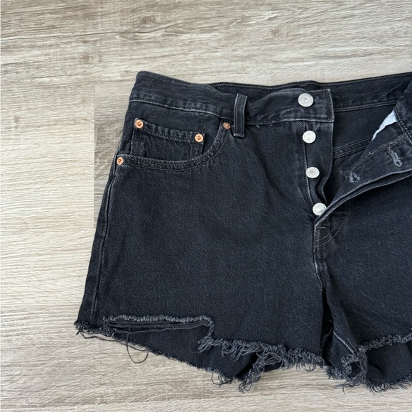 Levi’s 501 button fly black shorts 28 - Picture 4 of 10